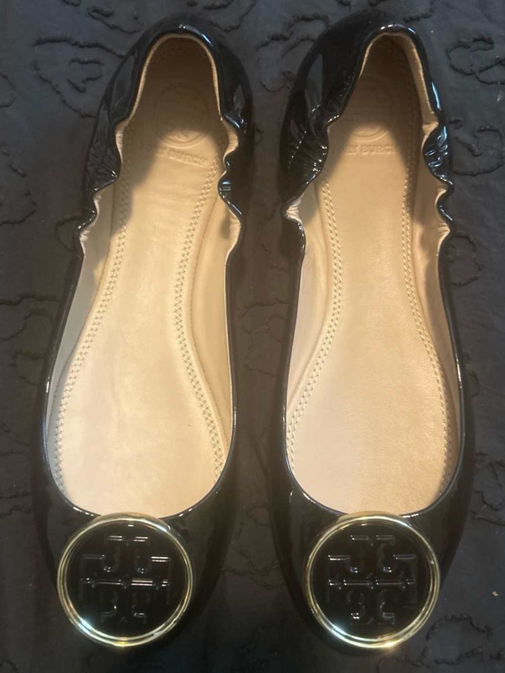 Tory Burch Black Patent Leather Logo Ballet Flats with Gold Emblem size 7 womens